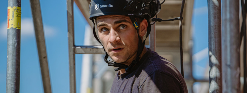 MJ Tak – startsida i mobil och desktop